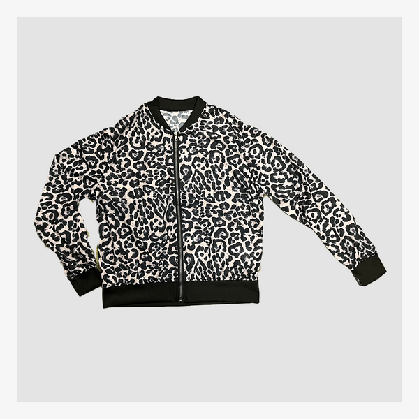 バービー　ヒョウ柄Mサイズ　歯ブラシポーチネイビー Jewel Changes（ジュエルチェンジズ）の「kyuis LEO CAT